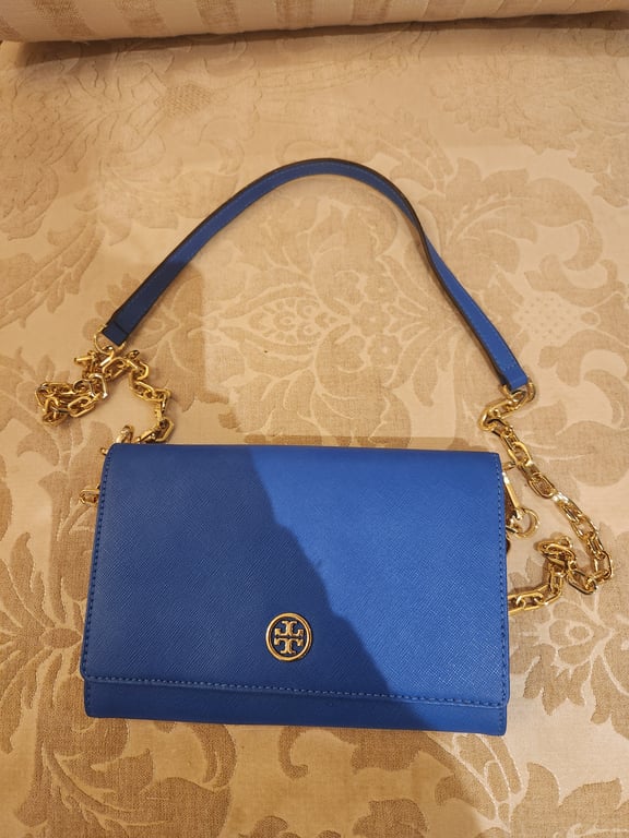 Tory Burch — TORY BURCH Kira Chevron Small Camera Bag in Blue (Size One Size, Like new)