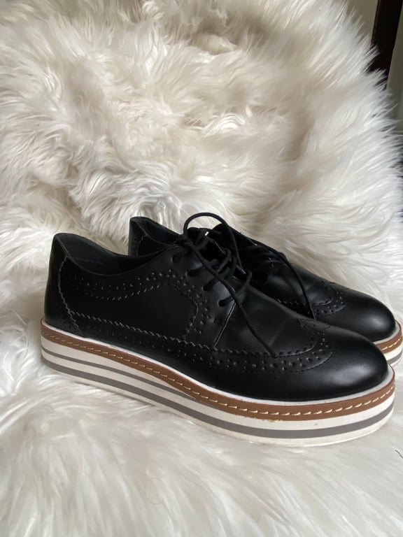 Steve Madden — Steve Madden Black Brogue Platform Shoes EU 40 (Size EU 40, Like new)