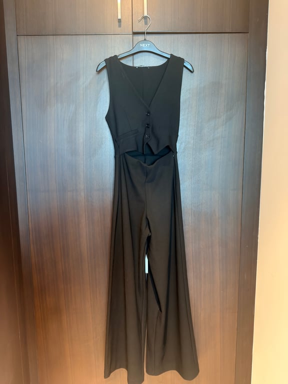Zara — Zara Black Sleeveless Cut-Out Jumpsuit (Size XS, Good)