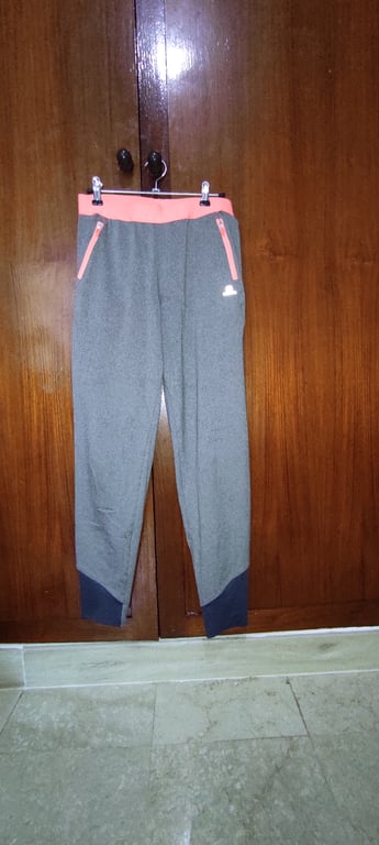 Decathlon — Decathlon Grey Activewear Track Pants (Size M, Like new)