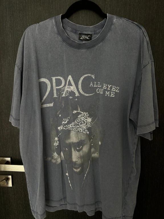Cotton On — Cotton On 2Pac top (Size L, Good)