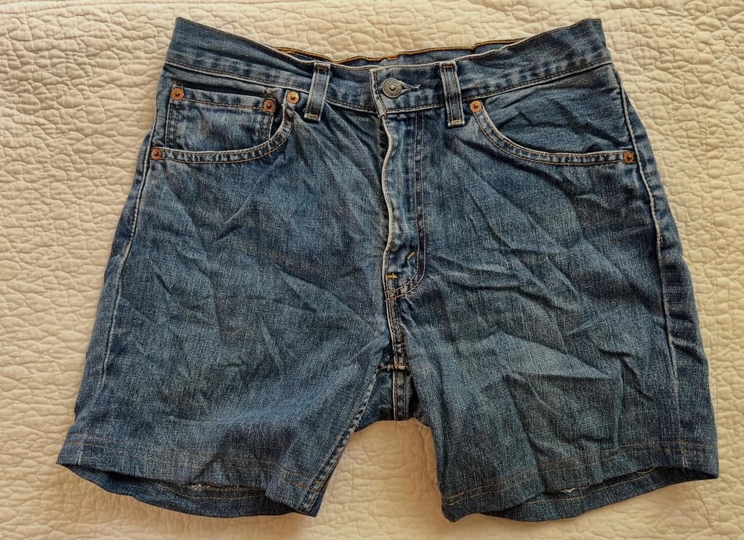 Levi's — Levi's denim shorts (Size S, Good)
