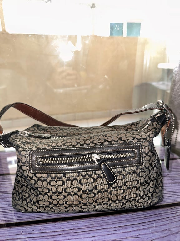 Coach — Coach Vintage Y2K Monogram Shoulder Bag (Size One Size, Worn)