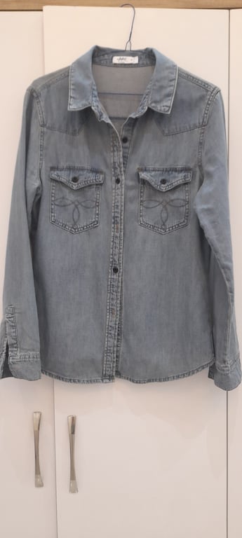 Weekday — Weekday Blue Denim Blouse (Size M, Like new)