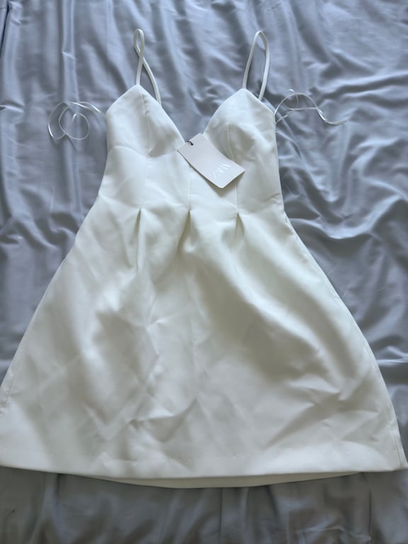 Zara — Zara White Mini Dress (Size XS, New with tags)