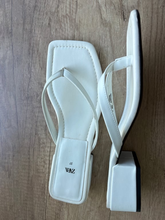 Zara — Zara White Square Toe Heeled Flip-Flops Size 37 (Size 37, Good)