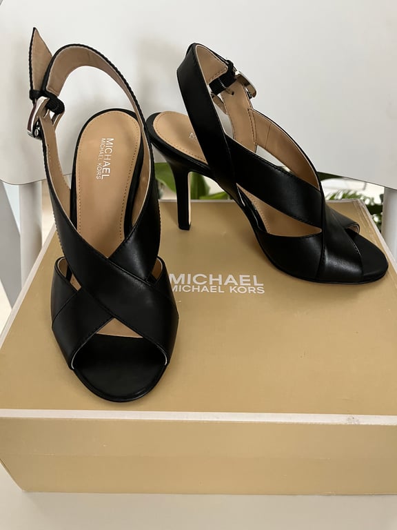 Michael Kors — Michael Kors Black Slingback Heels (Size 35.5, Like new)