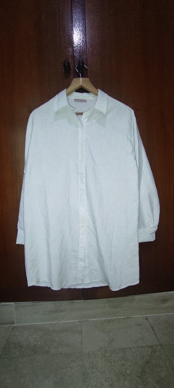 Other — White Striped Collared Oversized Shirt (Size M, Like new)
