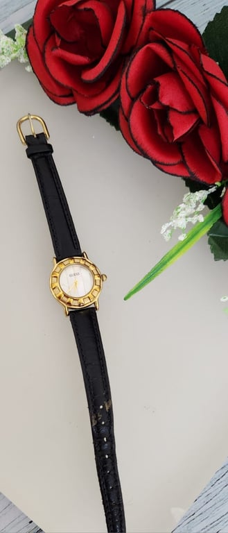 Guess — Guess  womens vintage guess watch (Size One Size, Good)