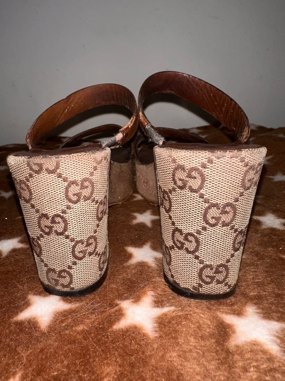 Gucci — Gucci Monogram Canvas Mule Heels (Size EU 35.5, Fair)