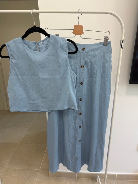 Unknown — Matching Top and Skirt Set (Size M, Good)