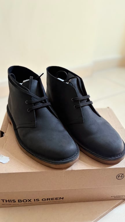 Clarks — Clarks Bushacre 3 Black Leather for Men (Size EU 40, Like new)