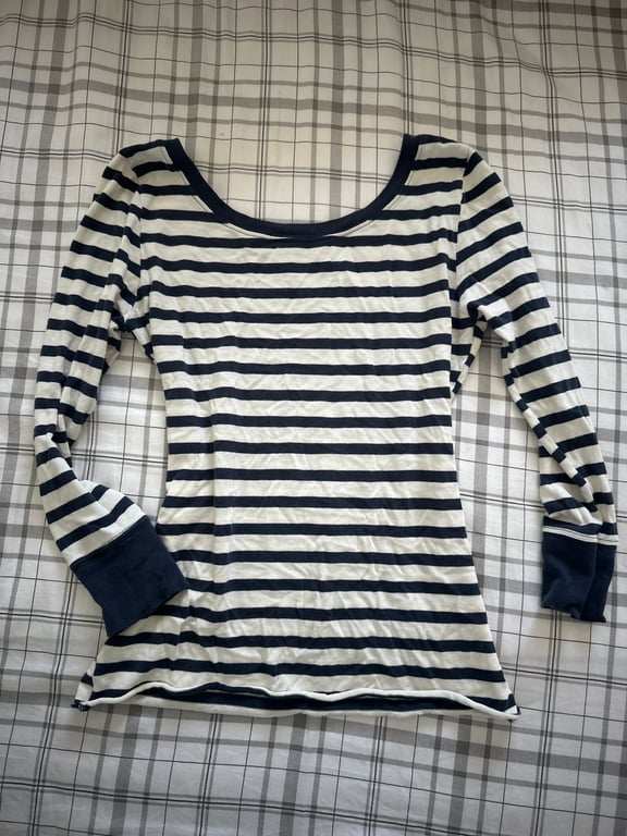 Brandy Melville — Brandy Melville 3/4 Sleeve Striped Blue & White Tee (Size One Size, Like new)