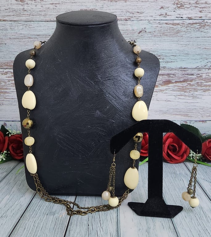 Hajmaal — vintage Magestic brand long necklace and earring set (Size One Size, New with tags)