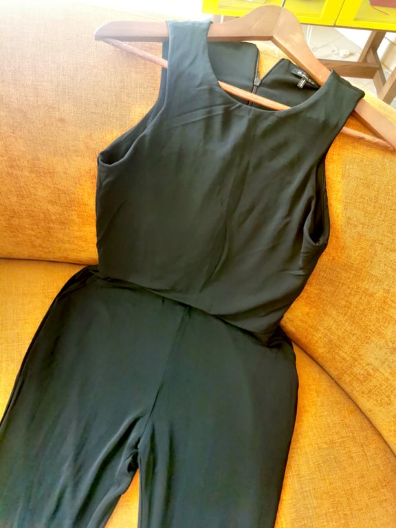 Massimo Dutti — Massimo Dutti_Black jumpsuit (Size M, Good)