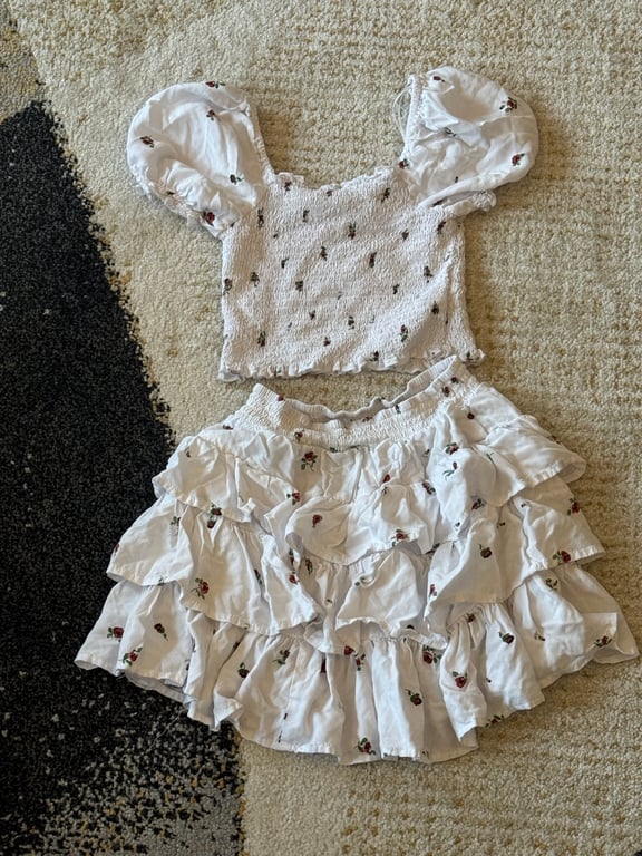 Cropp — Cropp White Ruffled Floral Two-Piece Set (Size S, Like new)