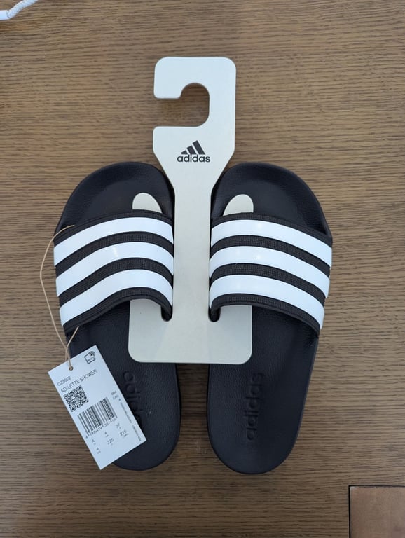 Adidas — Adidas slippers (Size EU 37, New with tags)