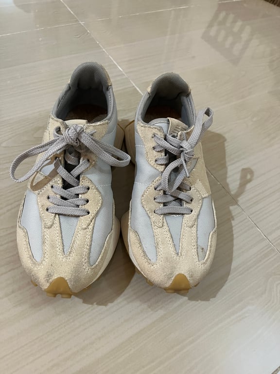 New Balance — New Balance 327 | Beige & Gray Sneakers (Size EU 35.5, Good)