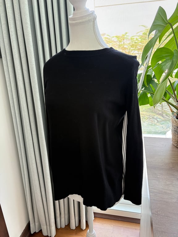 Karen Millen — Karen Millen top (Size S, Like new)