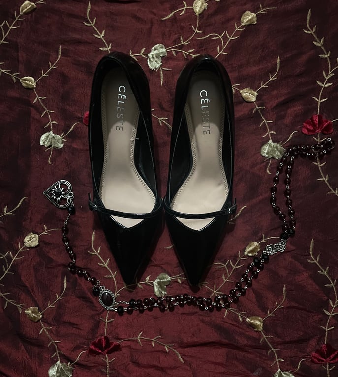 Unknown — Black leather kitten heels (Size EU 37, Good)