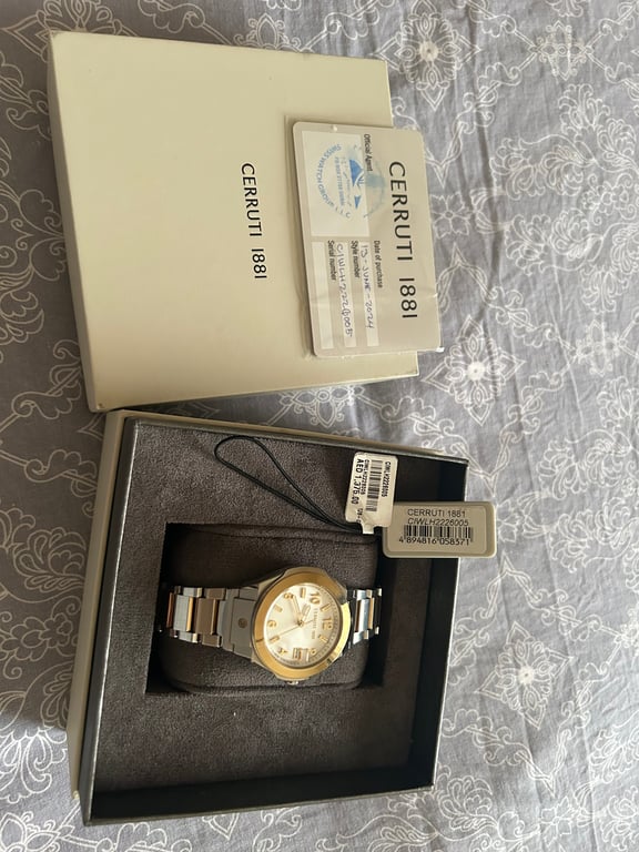Cerruti 1881 — Cerruti 1881 Pre-owned Watch (Size One Size, Like new)