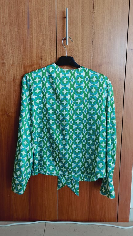 Mango — Mango - Green & Cream top (Size M, Good)