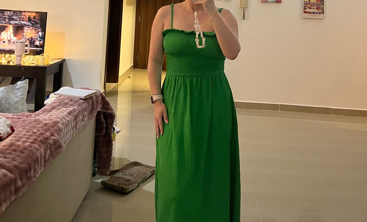 H&M — H&M Green Shirred Maxi Dress (Size S, Like new)
