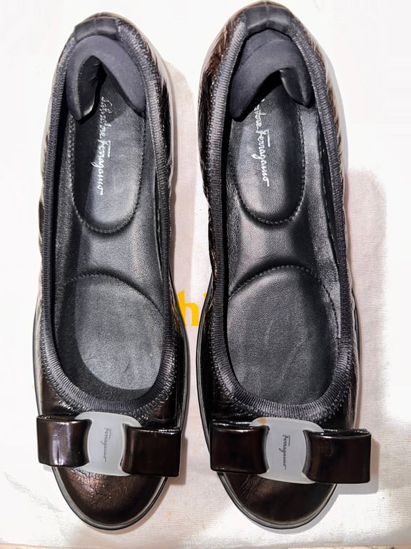 Salvatore Ferragamo — Salvatore Ferragamo Black Patent Ballet Flats EU 36 (Size EU 36, Good)