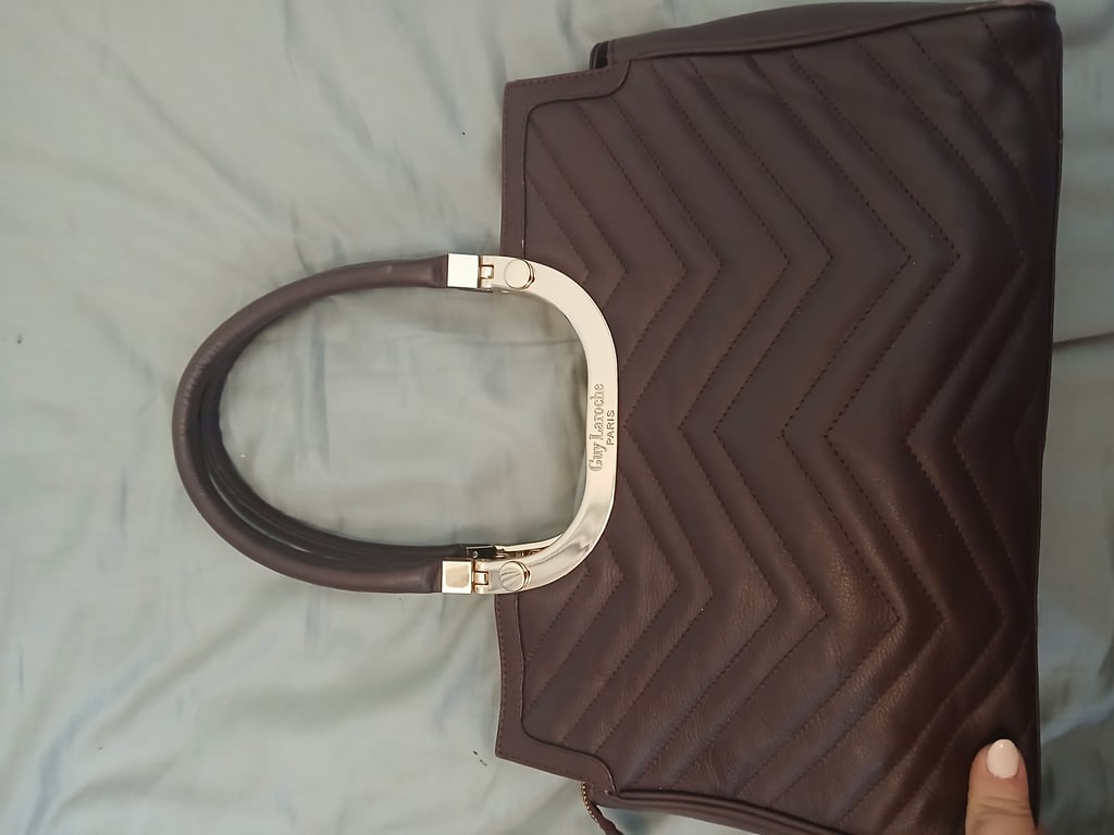 Guy Laroche — Guy Laroche (Size One Size, Good)
