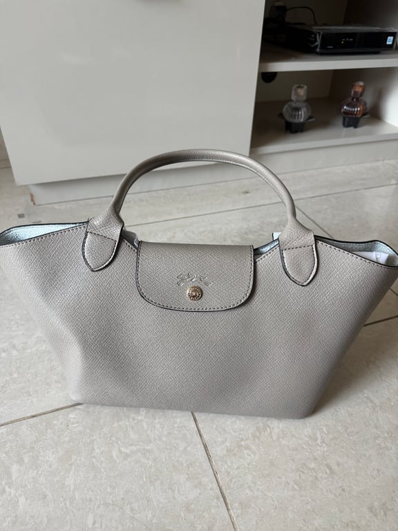 Longchamp — Longchamp bag (Size nedium, Like new)