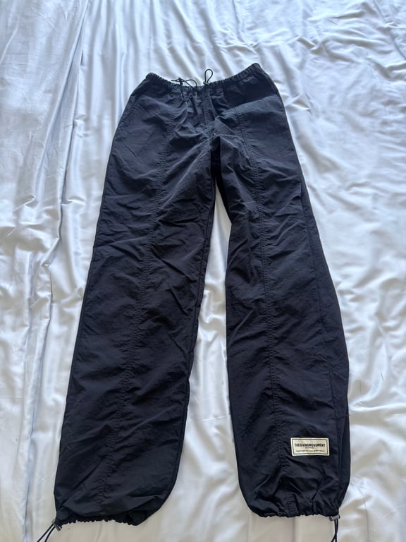 The Giving Movement — The Giving Movement Black Drawstring Activewear Pants (Size XS, Like new)