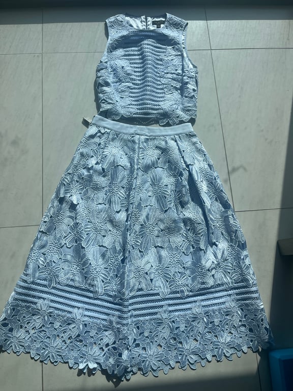 Ted Baker — Ted Baker Blue Lace Floral Cropped Top and Skirt Set (Size S, Like new)