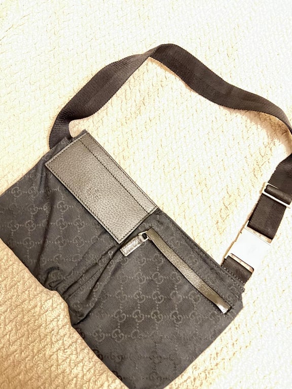 Gucci — Gucci GG Canvas Waist Bag (المقاس One Size, جيد)