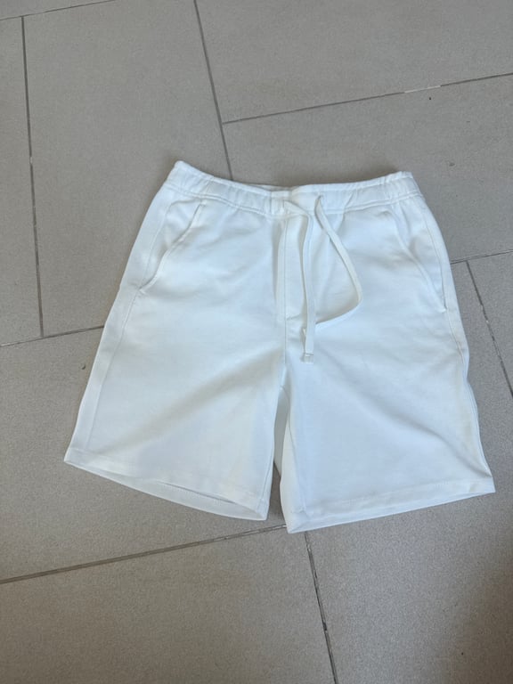 Zara — Zara White Casual Drawstring Shorts - S (المقاس S, شبه جديد)