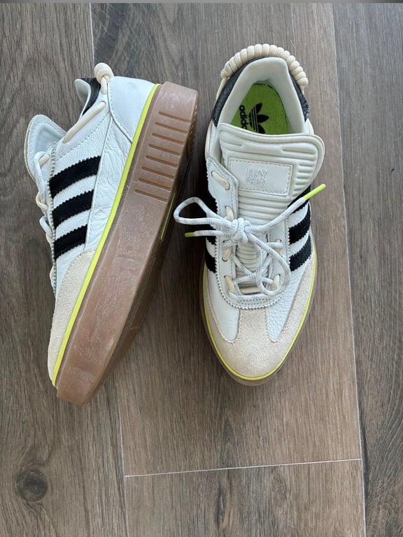 Adidas — Adidas x Ivy Park Super Sleek (Size 38, Like new)