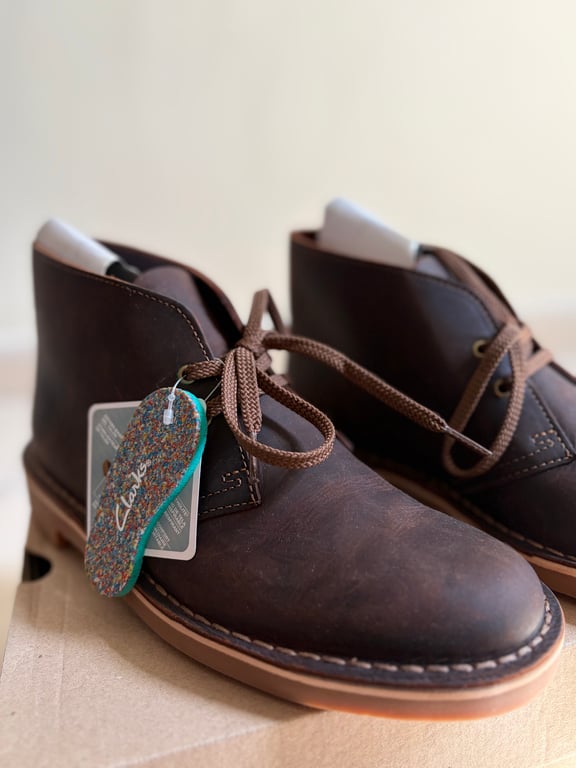 Clarks — Clarks Bushacre 3 Beeswax for Men (Size EU 40, New with tags)