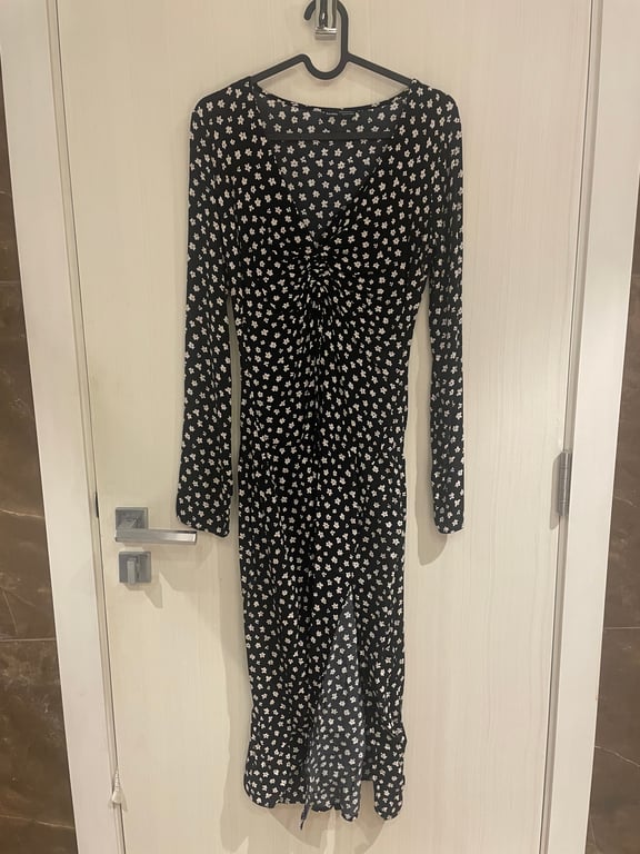 Bershka — Bershka Black Floral Long Sleeve Midi Dress (Size S, Good)