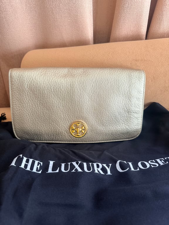 Tory Burch — Tory Burch Gold Leather Clutch Bag (Size Length- 27cm Height -17cm, Fair)