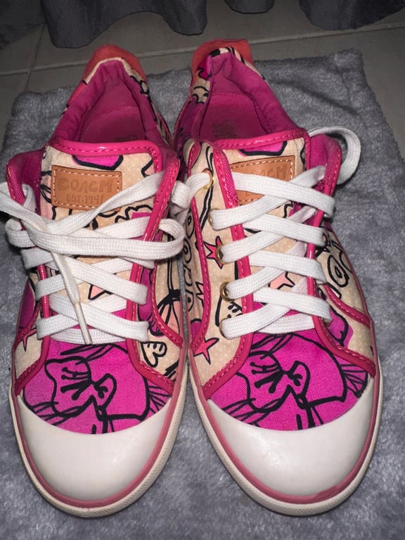 Coach — Coach Barrett Poppy Graffiti Print Sneakers (Size EU 39.5, Fair)