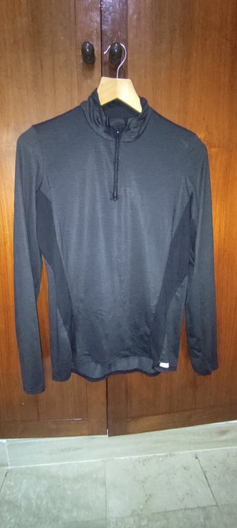 Decathlon — Decathlon Black Zip-Neck Running Top (Size M, Like new)
