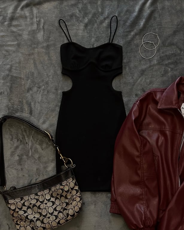 Bershka — Black bodycon mini dress (Size XS, Like new)