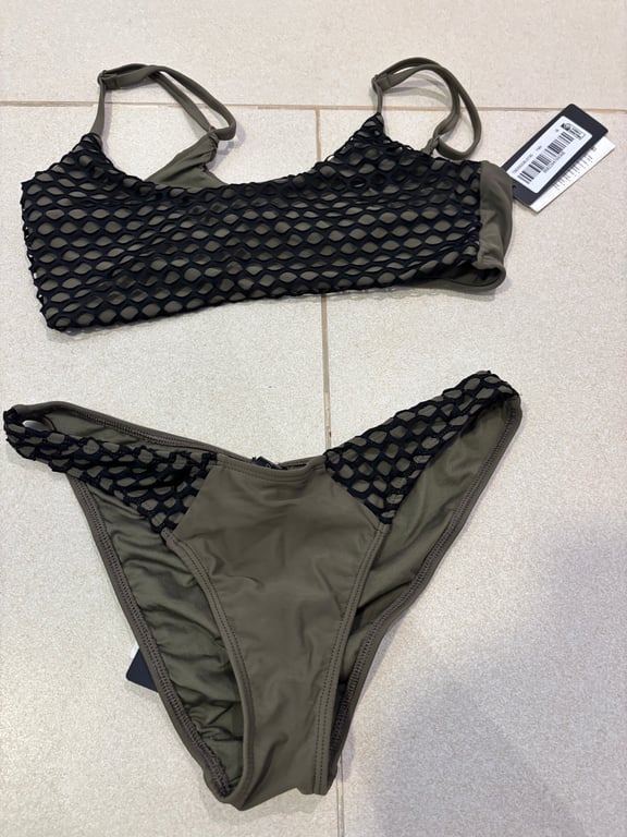 Trendyol — Green 2 piece bikini (Size 38, New with tags)