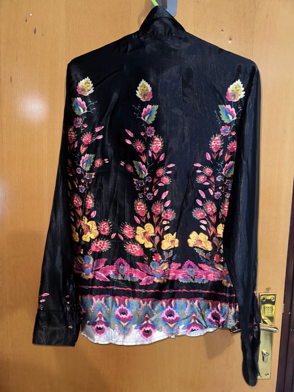 Roberto Cavalli — Roberto Cavalli Black Floral Long Sleeve Top (Size S, Good)