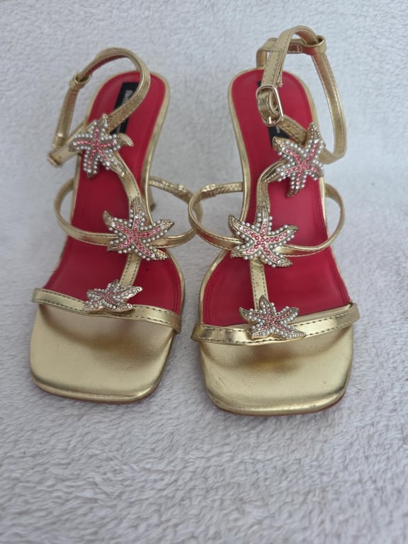 River Island — River Island Gold Tone Starfish Applique Sandal (Size EU 37, Good)