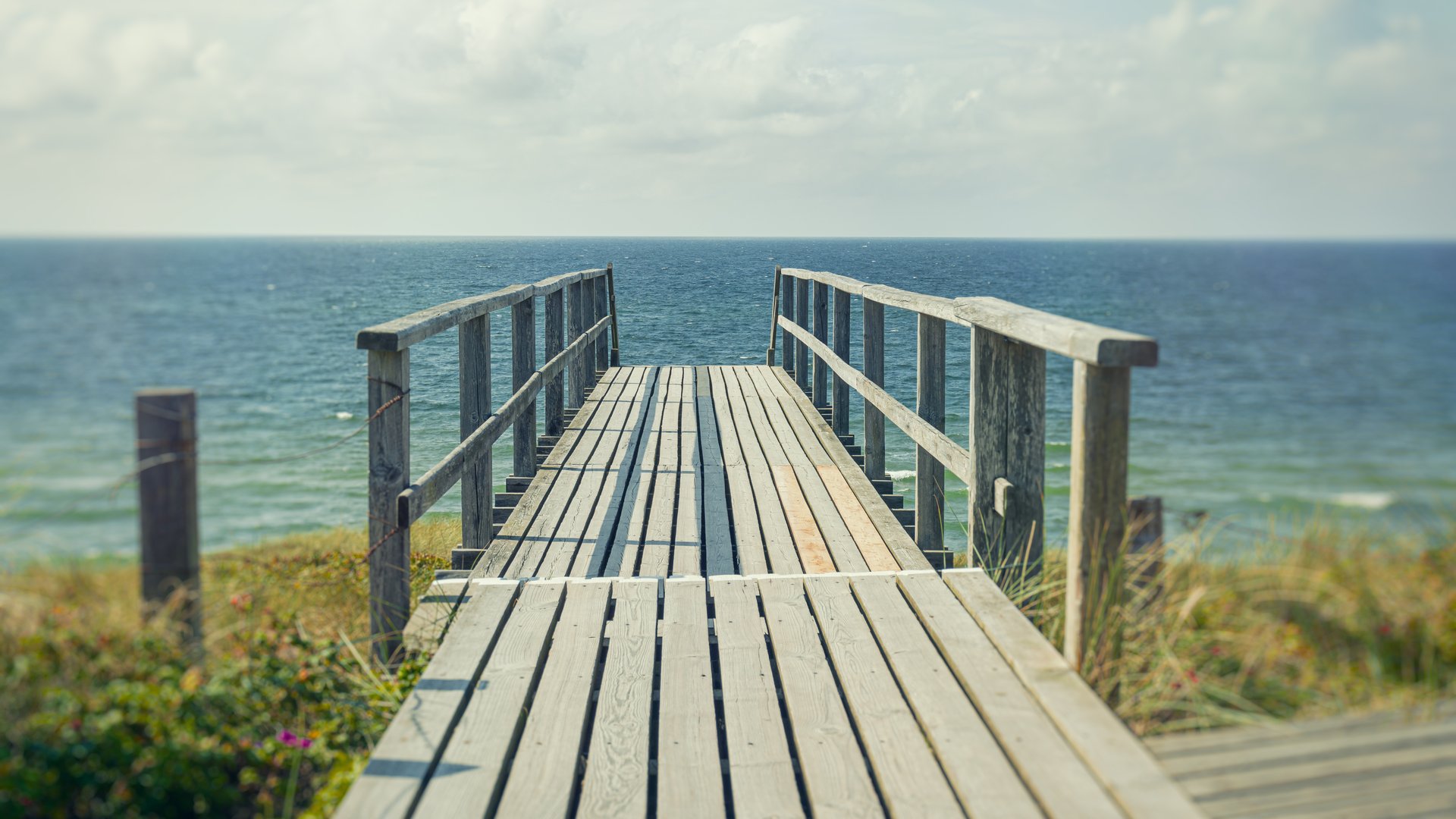 Westerland Kitesurfing Sylt wooden way to the beach