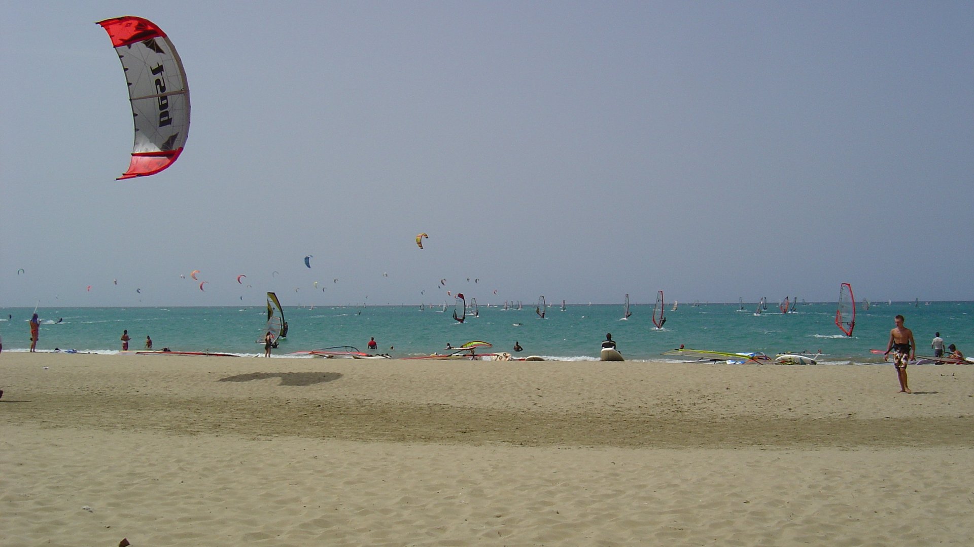 Full Kite and Windsurfer Bay in Cabarete 2005