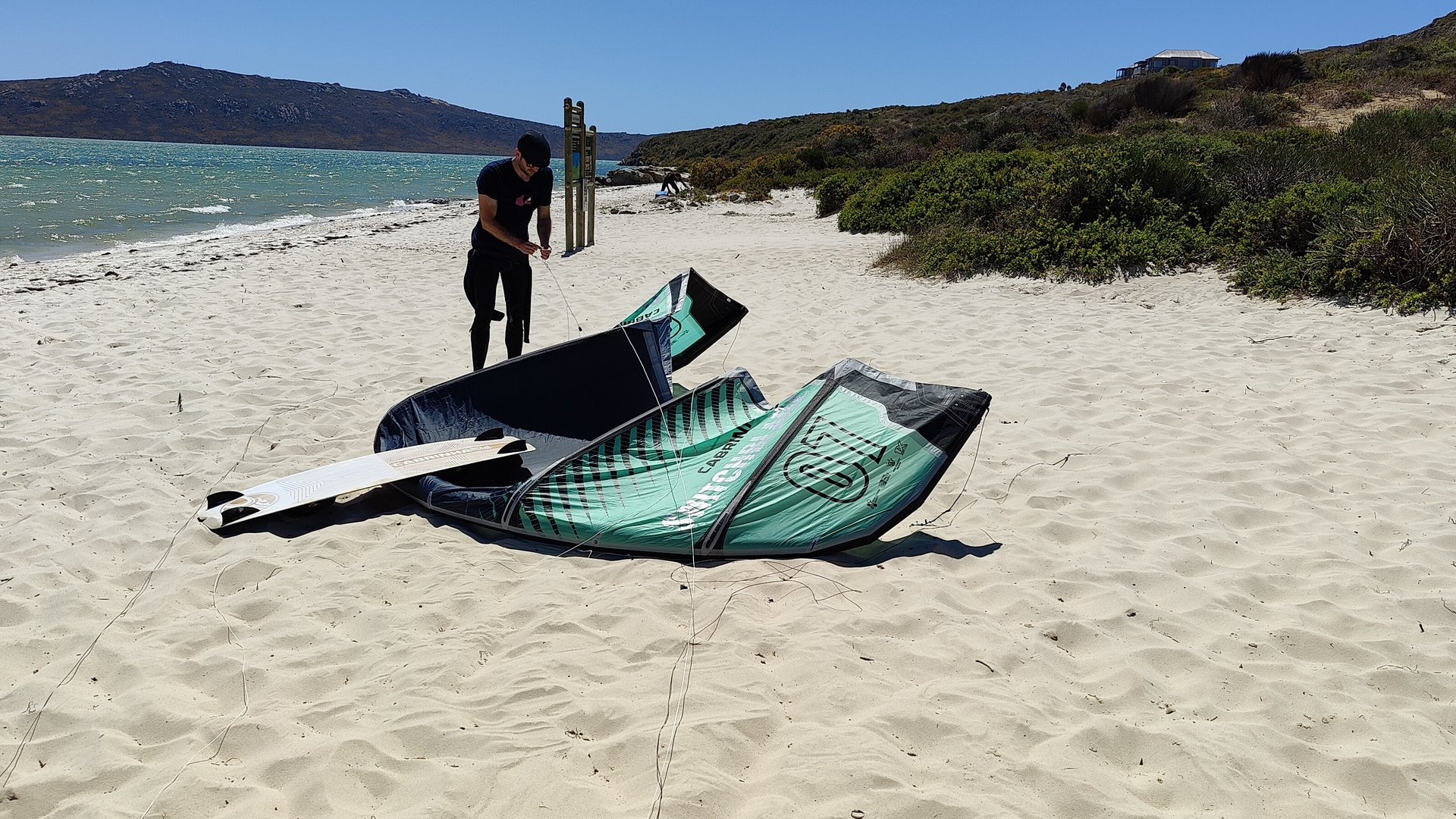 Florian preparing kite at Shark Bay