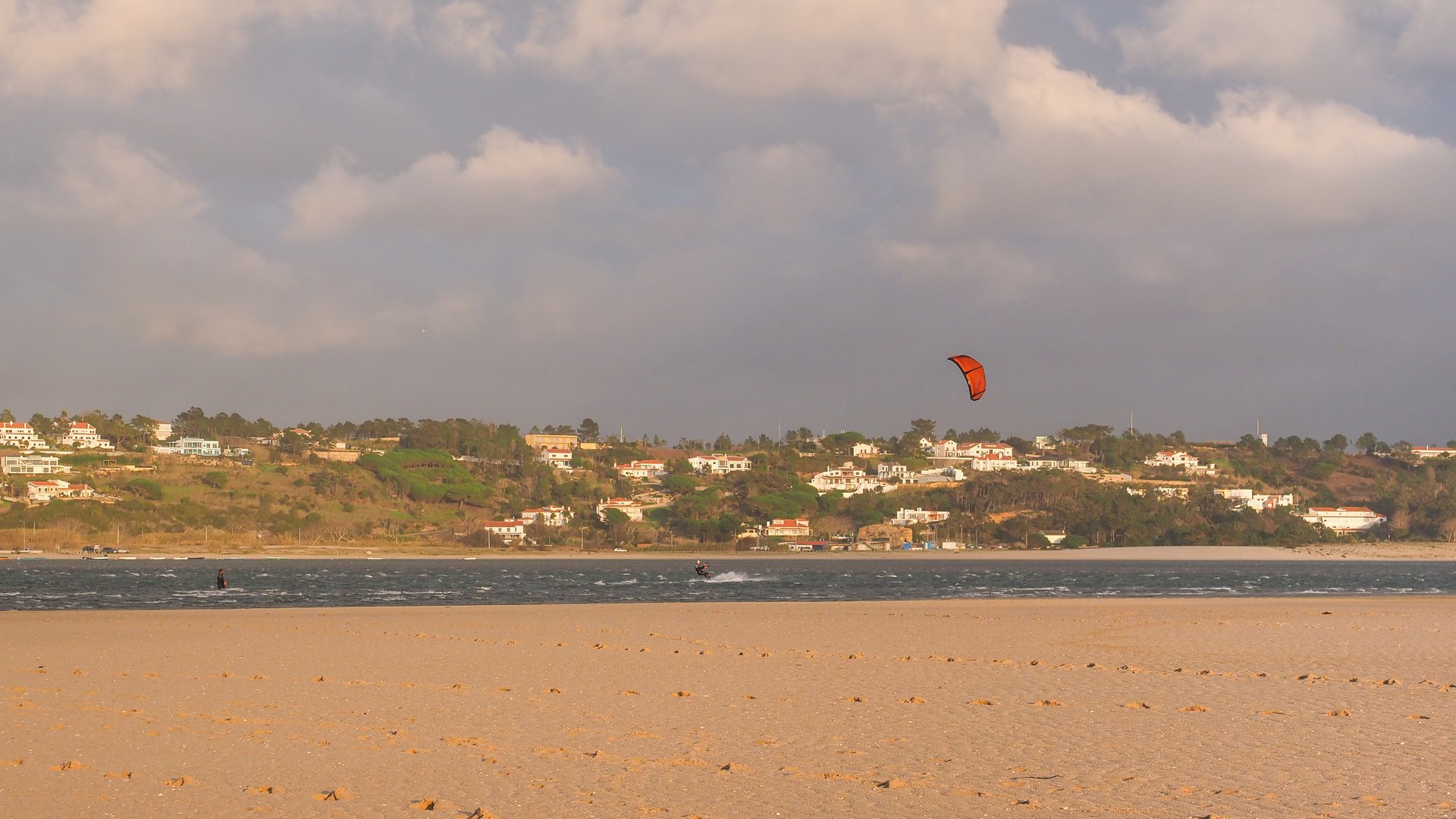 Kitesurfer surfing in Obidos Lagoon