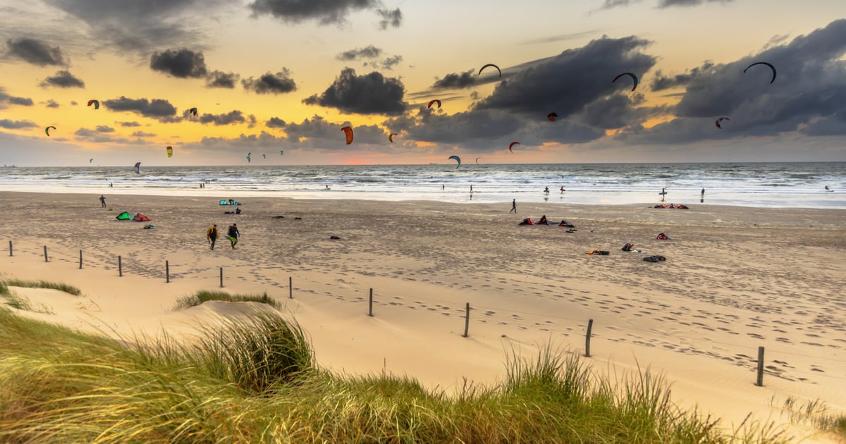 Wijk Aan Zee Kitesurf Spot in Netherlands - Kites at the Beach in Dusk Light