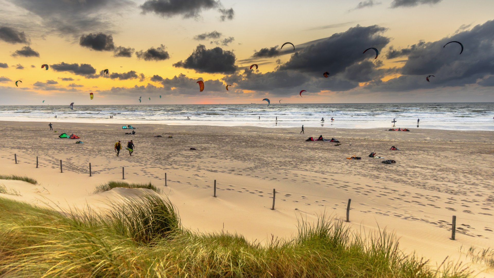 Wijk Aan Zee Kitesurf Spot in Netherlands - Kites at the Beach in Dusk Light